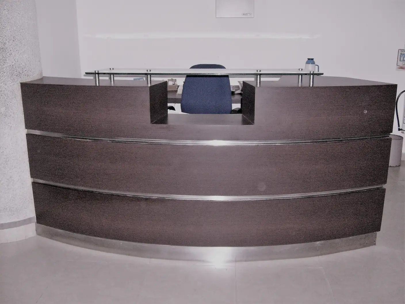 Foto de muebles comerciales #7